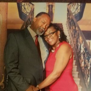 Meet your Posher, Lois